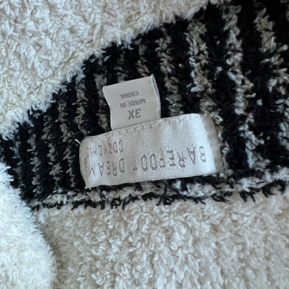 Barefoot Dreams Black and White Knit Sweater - Picture 6 of 6